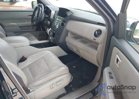 2011 Honda Pilot Touring z USA, uszkodzony, nr VIN 5FNYF3H94BB032105